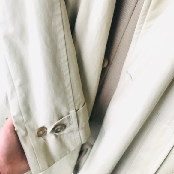 Hugo boss trench coat size 38R - Picture 7 of 8